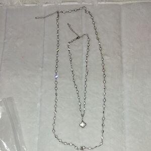 Elegant Silver Necklace And  Clover Pendant